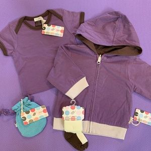 Babysoy Newborn Gift Set Reversible Hoodie/Tee/Mittens/Socks Newborn, 0-3 mnths